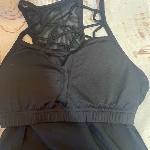 Black workout/exercise top with mesh detail - Picture 2 of 5